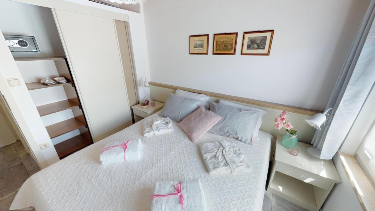 Lara Deluxe Superior 5 Star Apartment, Your Piece Of Heaven By The Sea & Park Novigrad Istria Exterior foto